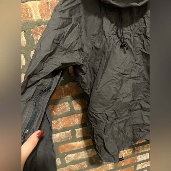 REI E1 Elements rain coat - Picture 2 of 3